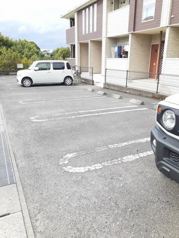 ポンポン・アジュールの駐車場|駐車場に車を止められます