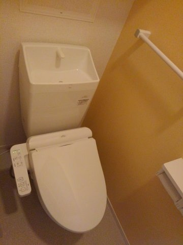 メゾン・ド・コンフォート　Ⅰのトイレ|ゆったりとした空間のトイレです