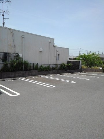 ヴィラ　ルミエ－ルＡの駐車場|駐車場完備です