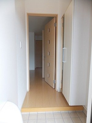 サルヴァトーレⅡ　Ｂの玄関|明るい玄関です