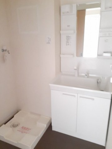 サニー・レジデンス・Ｋ　Ⅰの洗面所|広い洗面スペース