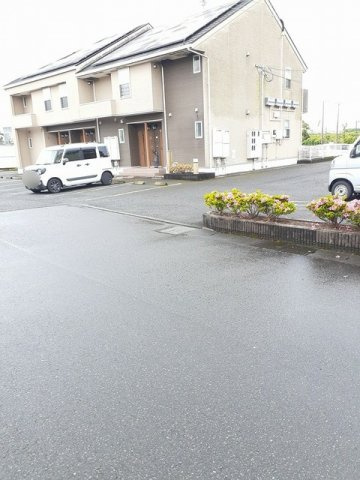 ガーデンコート　Ｆの駐車場|駐車場があります