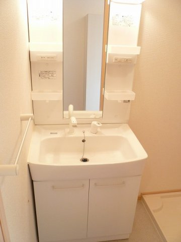 ロング　シーダー　Ｄの洗面所|コンパクトで使いやすい洗面所