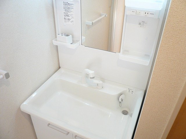 クレメント　ブリーズ　Ⅱの洗面所|忙しい朝には欠かせない洗面所です