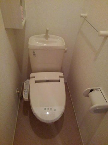 フィオーレライツ早鈴　Ⅱのトイレ|コンパクトで使いやすいトイレです