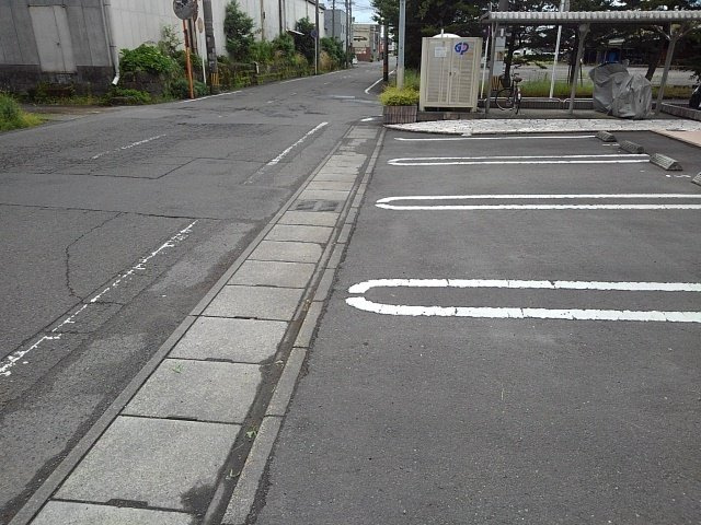 ブリアン・トレーズの駐車場|駐車場に車を止められます