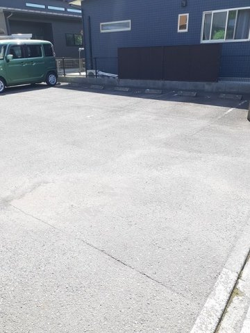ベアレン　サイドの駐車場|駐車場があります