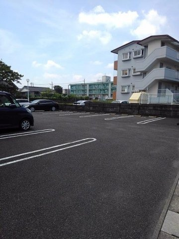 ミニョン　プロムナード　１の駐車場|カースペースがあります