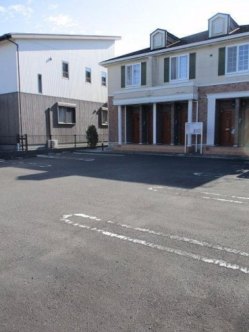 ベアレン　サイドの駐車場|駐車場完備です