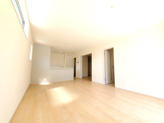 北葛飾郡松伏町　松伏　新築戸建　全6棟の居間・リビング|施工例です