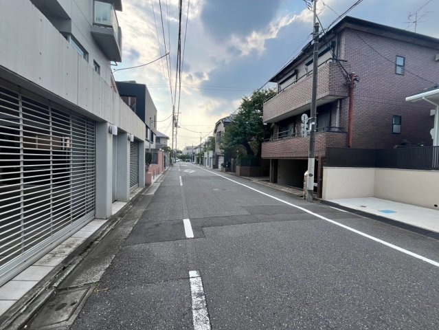 渋谷区大山町の前面道路含む現地写真