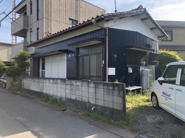 南中島町平屋1の駐車場