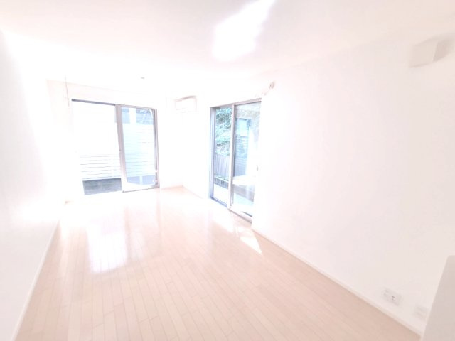 Ｋａｚａｈａｎａの居間・リビング|不具合で写真白飛びしてしまってます、、、
お問い合わせいただけましたら鮮明なお写真の送付可能ですのでお気軽にお問い合わせくださいませ！