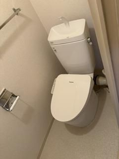 春日市春日原北町３丁目の賃貸マンションのトイレ
