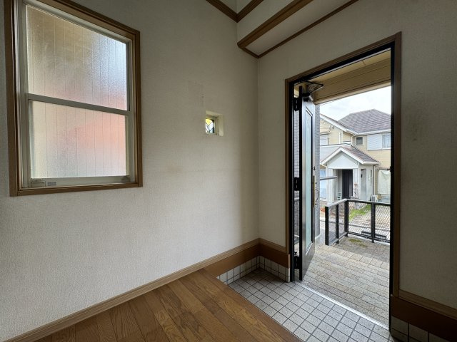 神戸市西区美賀多台3丁目　戸建の玄関