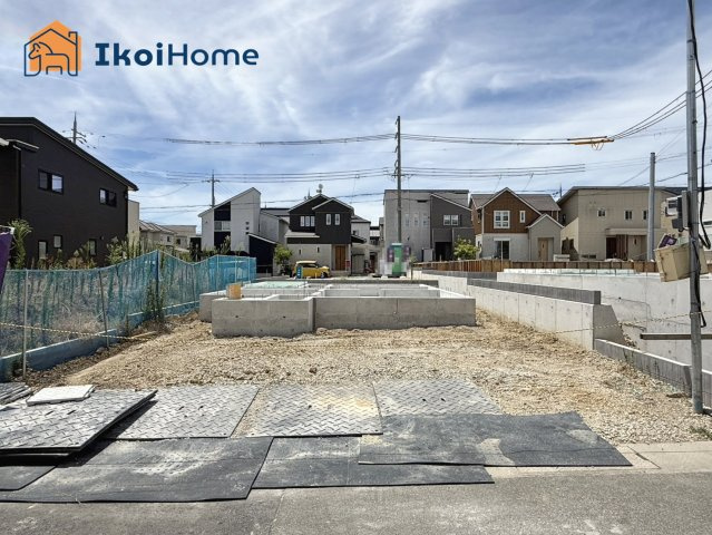 明石市大久保町松陰山手　全4棟2号棟　新築戸建の駐車場|弊社独自で毎月５組限定「人気オプション３点パック」カーポート・バルコニー・ウッドデッキを１万円で取付