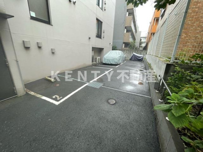 【駐車場】 | ラクラス旗の台 | 駐車場があるので、車を買う予定の方も安心です
