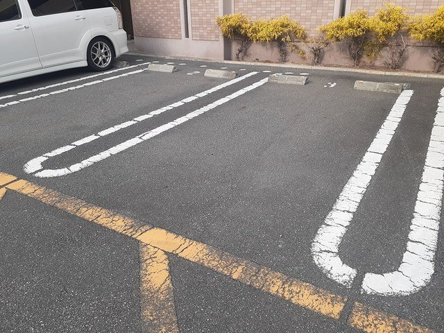 コンフォート　本町の駐車場