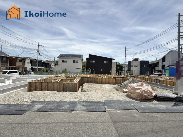 明石市大久保町松陰山手　全4棟3号棟　新築戸建の駐車場|弊社独自で毎月５組限定「人気オプション３点パック」カーポート・バルコニー・ウッドデッキを１万円で取付