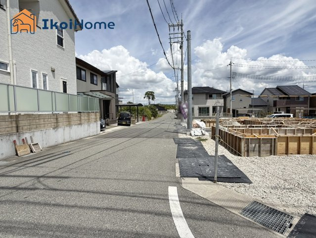 明石市大久保町松陰山手　全4棟3号棟　新築戸建の前面道路含む現地写真|●年中無休：当日予約可●西区、垂水区、明石市初。弊社は契約前に新築戸建の住宅診断を無料で行っています