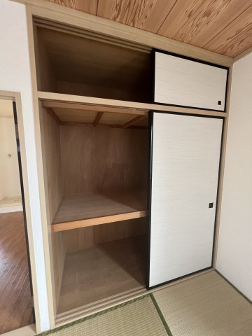 ヘスティアBの居間・リビング|別部屋同間取りの写真です。