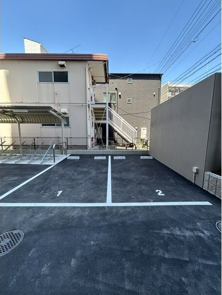 S-RESIDENCE尾頭橋clarity　の駐車場