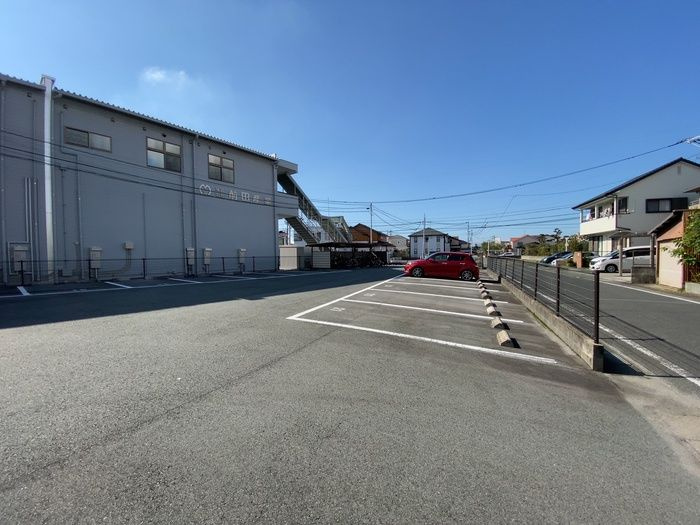 アイツーハイツの駐車場