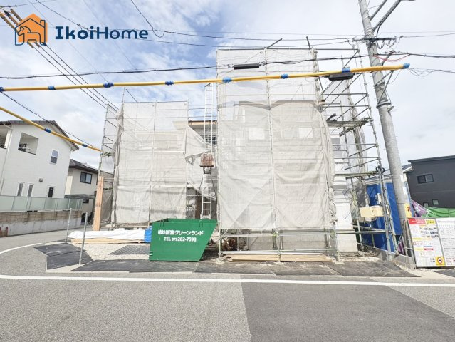 明石市大久保町松陰山手　全4棟4号棟　新築戸建の駐車場|弊社独自で毎月５組限定「人気オプション３点パック」カーポート・バルコニー・ウッドデッキを１万円で取付