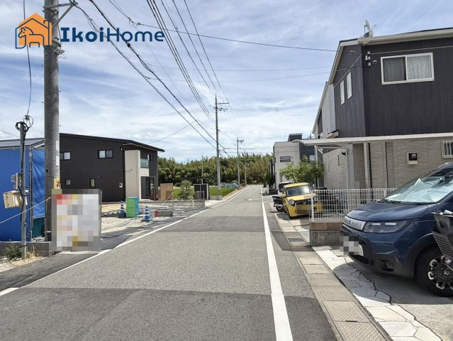 明石市大久保町松陰山手　全6棟4号棟　新築戸建の前面道路含む現地写真|●年中無休：当日予約可●西区、垂水区、明石市初。弊社は契約前に新築戸建の住宅診断を無料で行っています