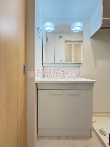 サクラ　ヴィレッジ　クルメ　Ⅱの洗面所|脱衣スペースもあります