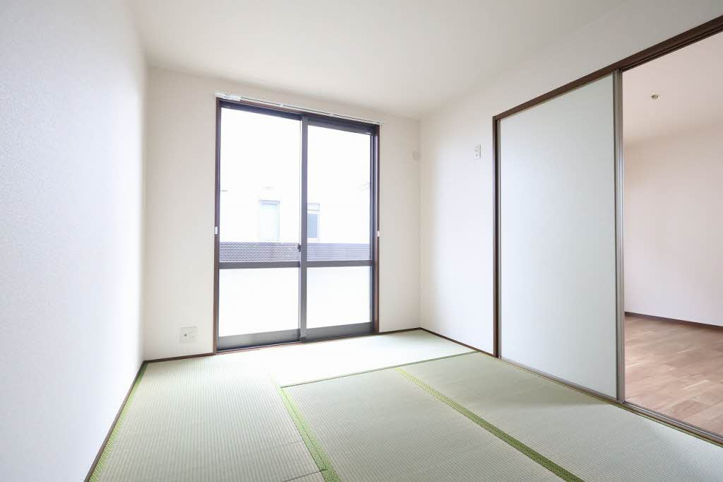 ソレイユさえきの和室