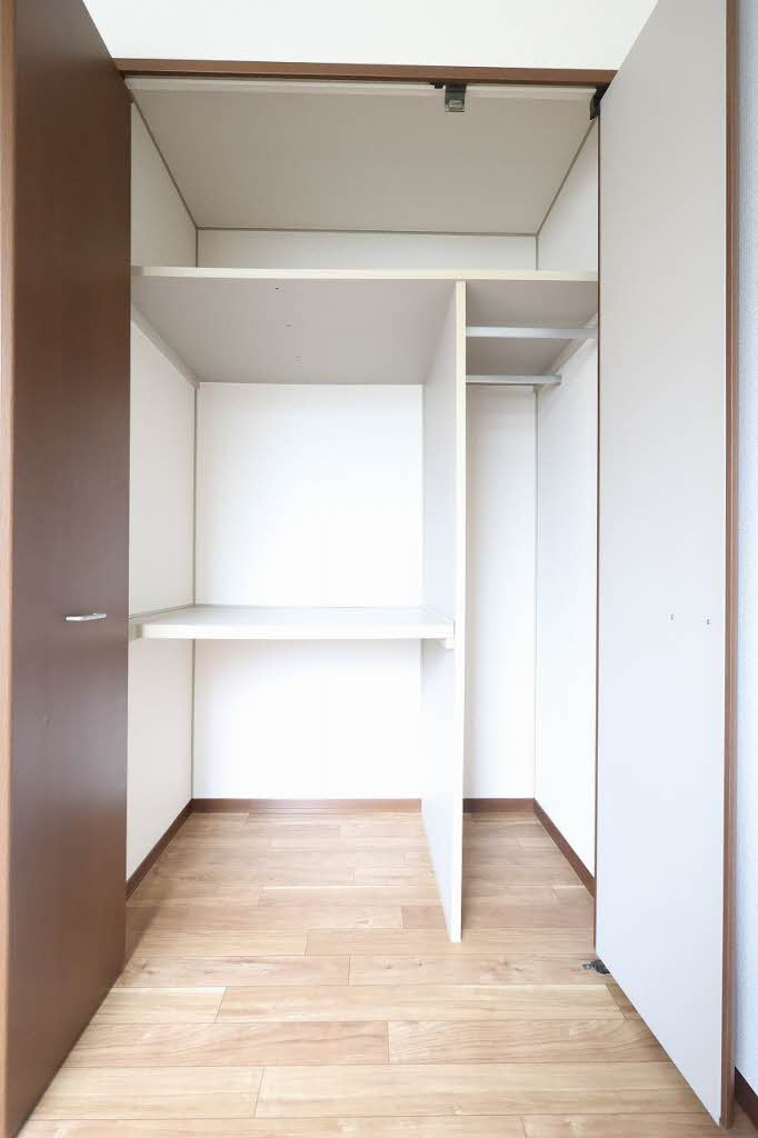ソレイユさえきの居間・リビング