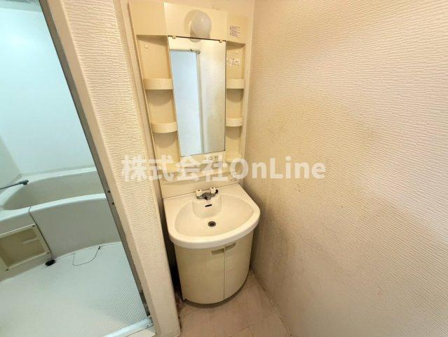八尾市北本町２丁目の賃貸マンションの独立洗面台