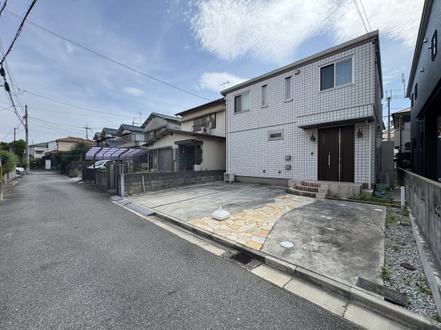 明石市魚住町西岡戸建の前面道路含む現地写真
