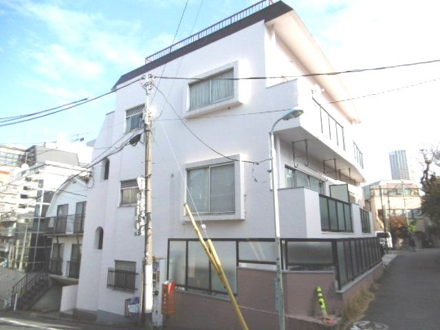 東山マンションの外観