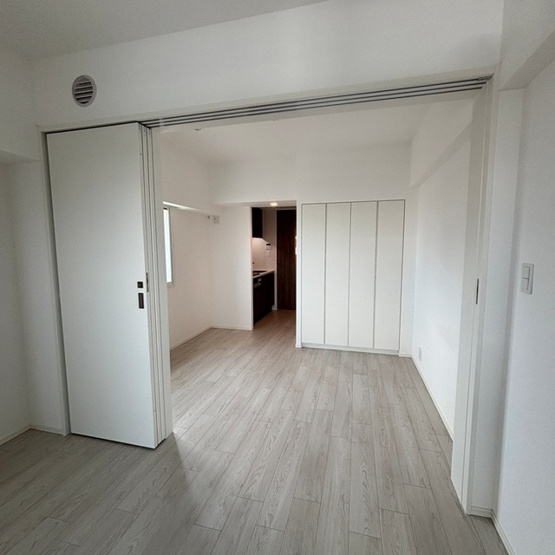 【居間・リビング】 | パークアクシス品川天王洲アイル | ※写真は同タイプ住戸です。