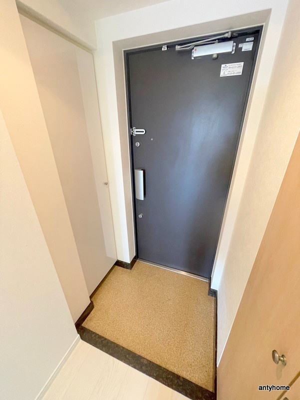 Gramercy Nipponbashi　仲介手数料無料の玄関