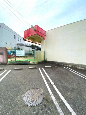 フォレスト ヴィラの駐車場|沼田保育園 0.1km