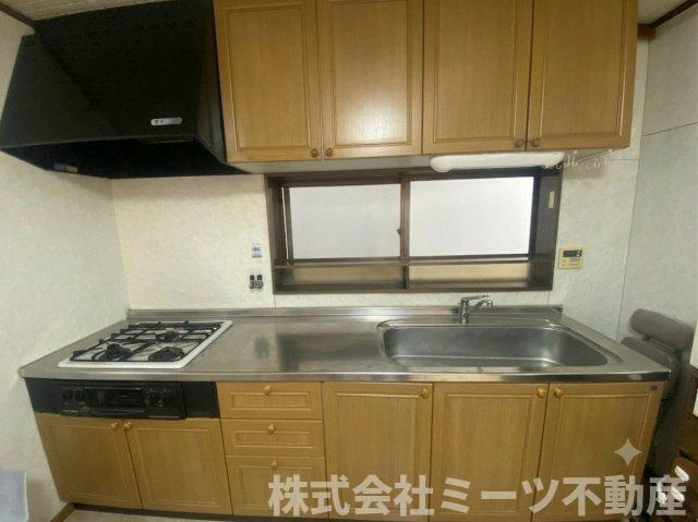 友井二丁目　中古戸建　2180のキッチン|【AI画像編集】荷物撤去後のイメージです