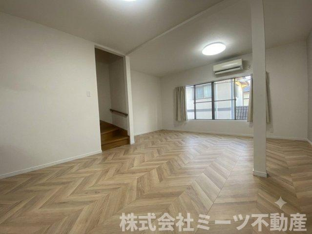 友井二丁目　中古戸建　2180の居間・リビング|【AI画像編集】家具・荷物撤去後のイメージです