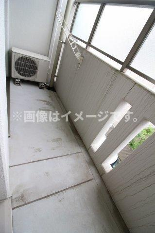 アジュール中町のバルコニー|外からの目が気にならないバルコニーで洗濯物が干せます