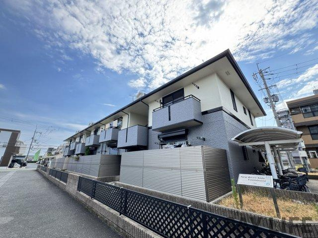 ニューリバーサイド八尾南D棟の外観