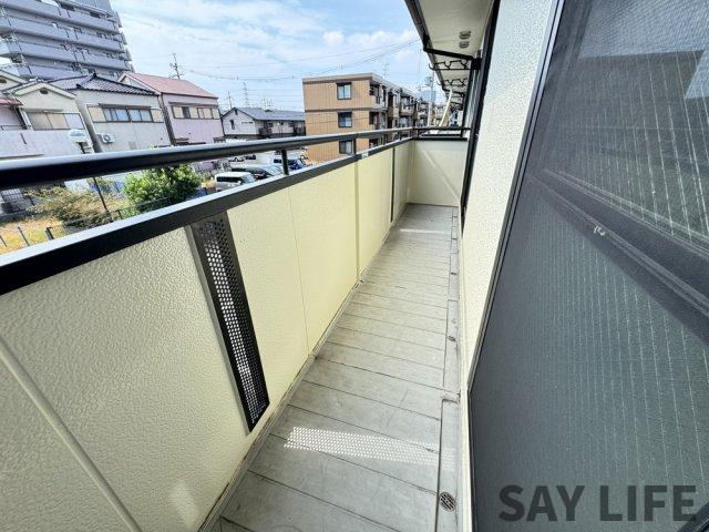 ニューリバーサイド八尾南D棟のバルコニー