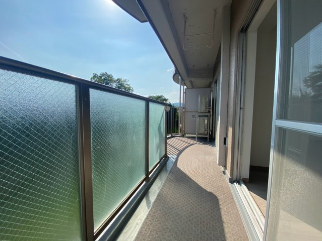 コープ野村高槻E棟のバルコニー