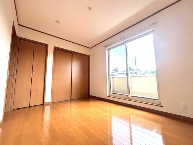 日当たり良い南側6帖洋室★
