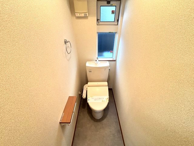 嬉しい窓付きトイレ★