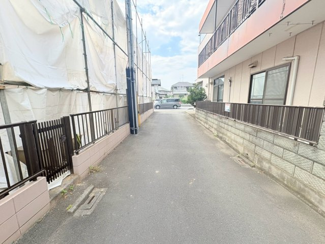 川越市新宿町6丁目　建築条件なし売地　東武東上線『川越駅』徒歩19分　【新宿小学区】の前面道路含む現地写真