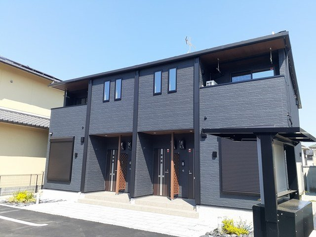 橿原市石川町のアパート