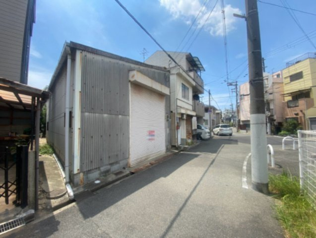 西上小阪　倉庫の前面道路含む現地写真