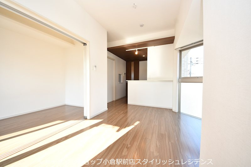 ウイングス重住の居間・リビング